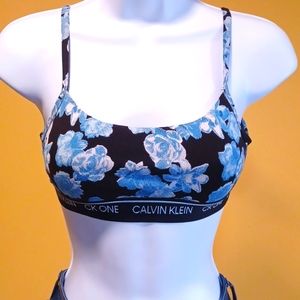 NWT Open Back Calvin Klein Floral Bra